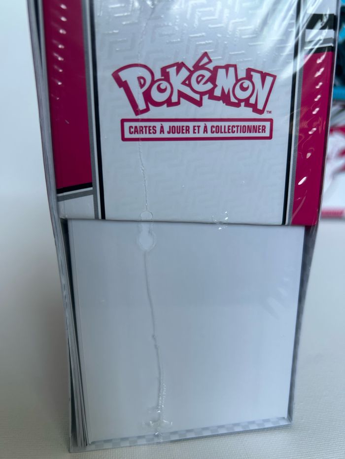 Coffret dresseur ev10.5 flammes blanches foudre noir Pokémon - photo numéro 3