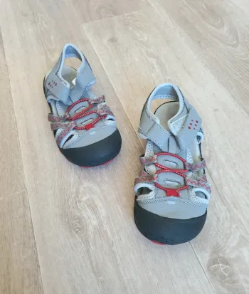Sandales de randonnée taille 30-31