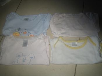 lot de 4 bodies 3 ans mixte