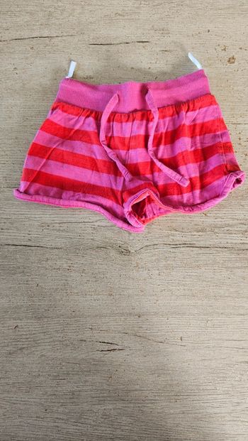 Short court rose fushia/rouge, Zeeman, 7/8 ans
