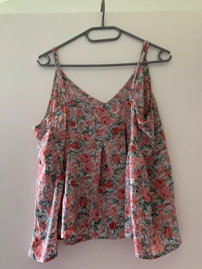 💐 Top fleuri à bretelles fines - photo numéro 3
