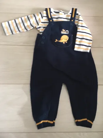 Ensemble salopette + t-shirt manches longues 9 mois