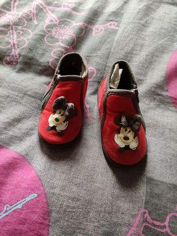Pantoufle bebe Disney taille 20