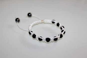 Bracelet shamballa blanc et pierre de lave