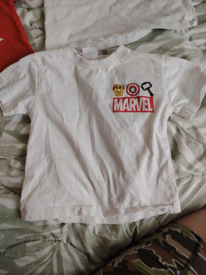 Lot t shirt marvel zara - photo numéro 2