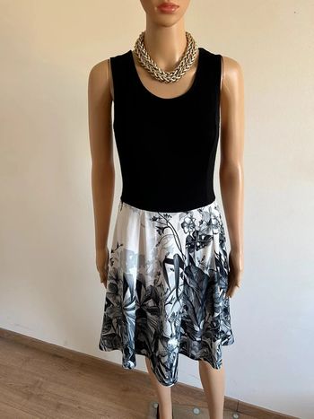 Robe noire et blanche sans manches Bodyflirt taille 34 jamais portée