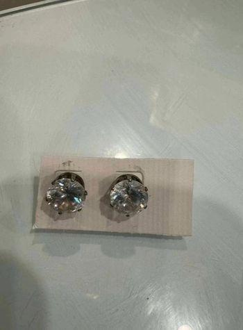 Boucles  d’oreilles  neuves