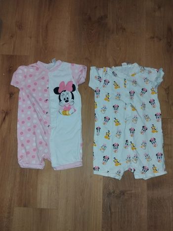 Deux pyjamas 12mois minnie