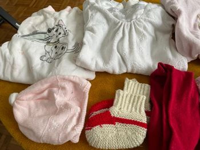 Lot 10 articles et vêtements naissance / 1 mois bébé fille - photo numéro 3