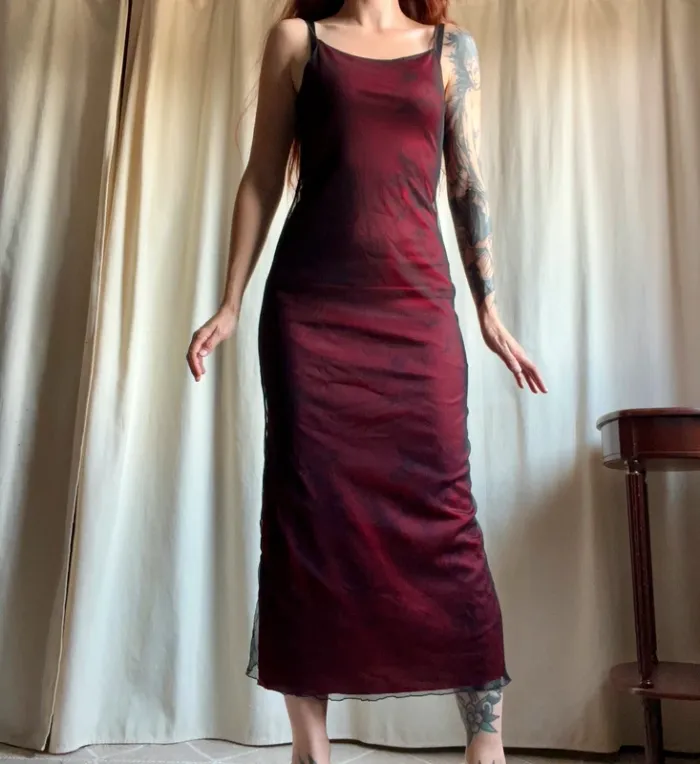 Sublime robe mesh bordeaux Vampire Goth Whimsigoth vintage 90s - Taille S - photo numéro 6