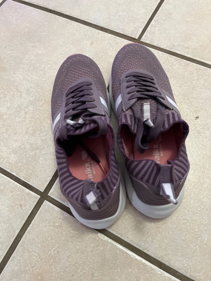 Paire de baskets violette - photo numéro 7