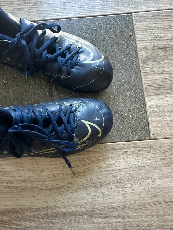Crampons Nike, 35 - photo numéro 2