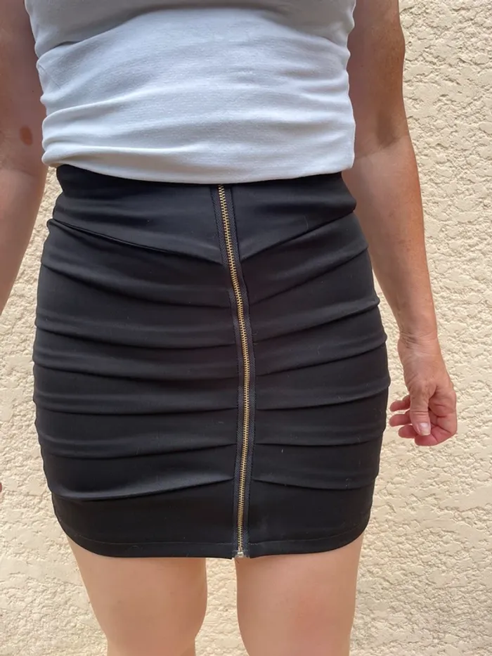 Jupe courte noire moulante