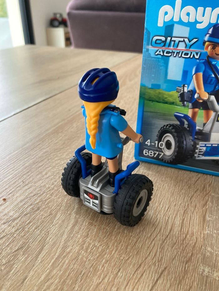 Playmobil 6877 policière avec gyropode - photo numéro 3