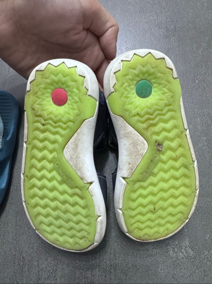 Sandales Kickers taille 24 - photo numéro 5