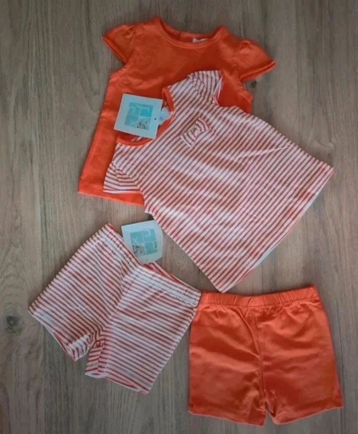 Lot ensembles 6 mois neufs avec étiquette