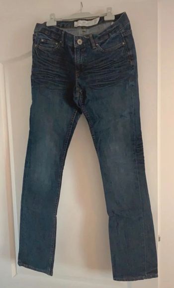 Jean brut H&M Taille 38 coupe droite  Modèle femme