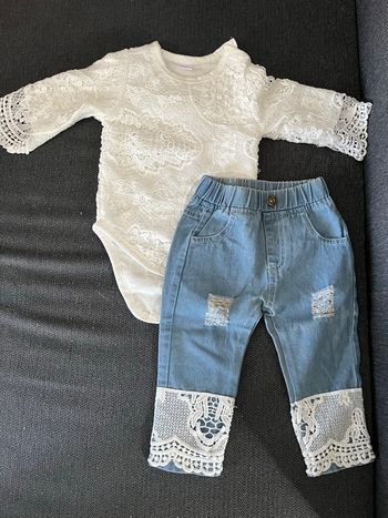Ensemble body en dentelle et pentathlon 3-6mois