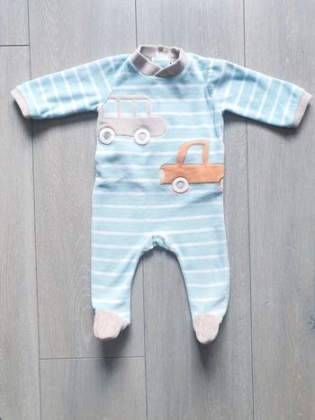 Pyjama bleu et marron très clair. Garçon 3 mois.