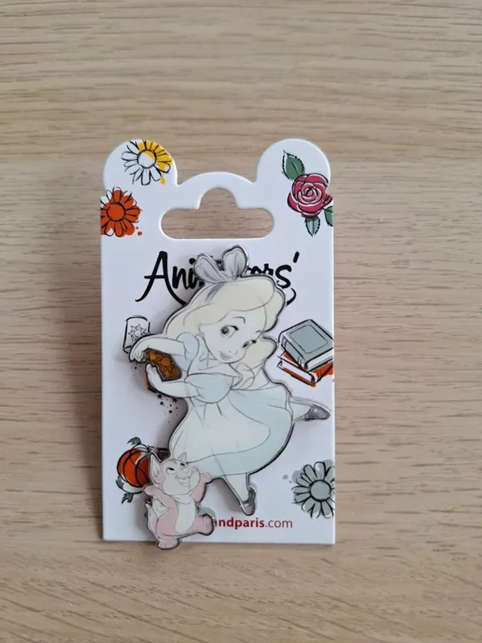 Pin's Alice au Pays des Merveilles - Neuf
