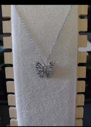 Collier papillion argenté 