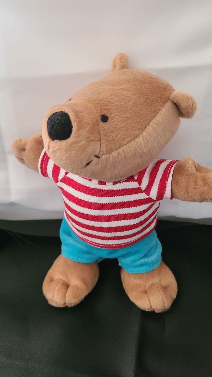 Doudou OURS tee shirt rayé rouge short bleu CONFORAMA 23 cm