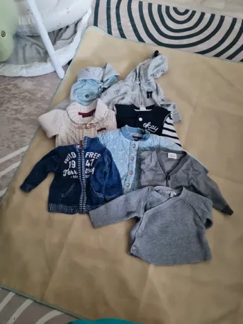 Lot de 8 vestes et gilets 3 mois