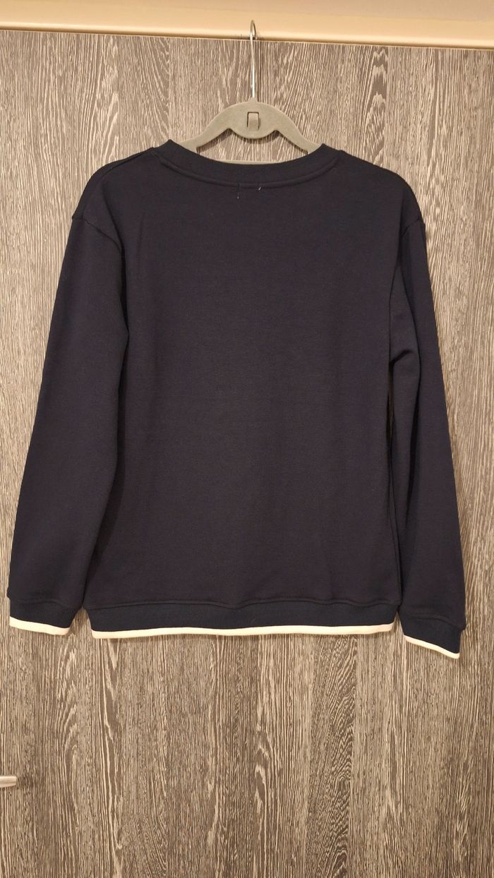 Sweat molleton bleu marine imprimé relief - photo numéro 2