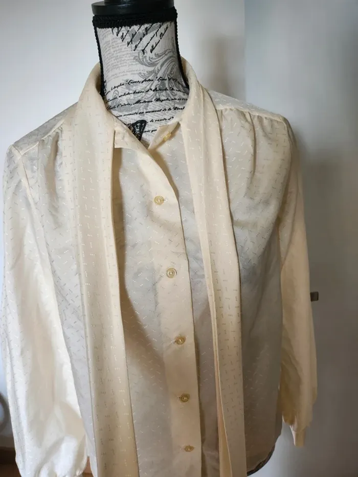Magnifique Blouse vintage crème à lavallière – manches longues, style chic - photo numéro 5