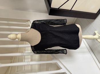 Blouse manches 3/4 Promod noire à motifs ton sur ton et dentelle aux manches