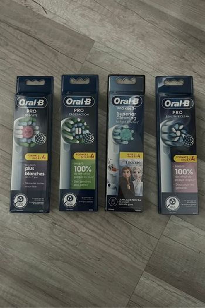 Brosse à dent électrique +3 lots de brossettes - photo numéro 3