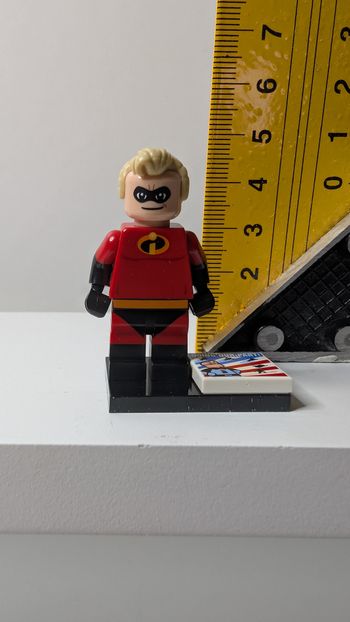 [Lego] Minifigurine M. Indestructible série Disney 1