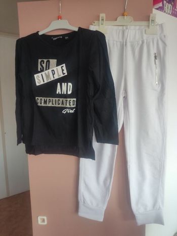 Ensemble tee shirt et pantalon