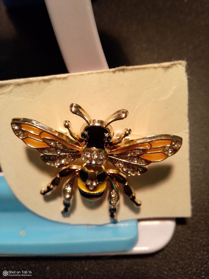 Superbe broche  guêpe ou abeilles avec strass never - photo numéro 2