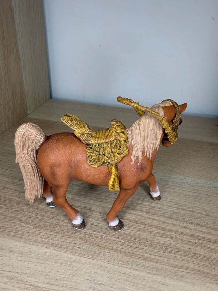 Cheval Tennessee Walker avec sa selle féerique schleich - photo numéro 2