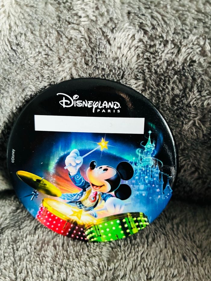 Lot badges Disneyland Paris - photo numéro 4