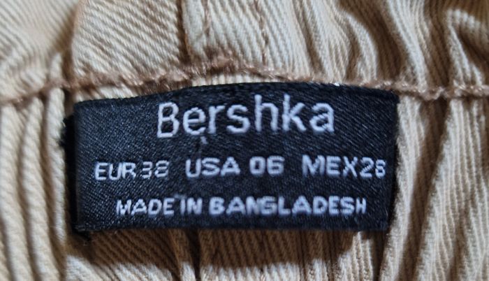 Jean Bershka – Taille 38 – Marron – État : Très bon - photo numéro 4
