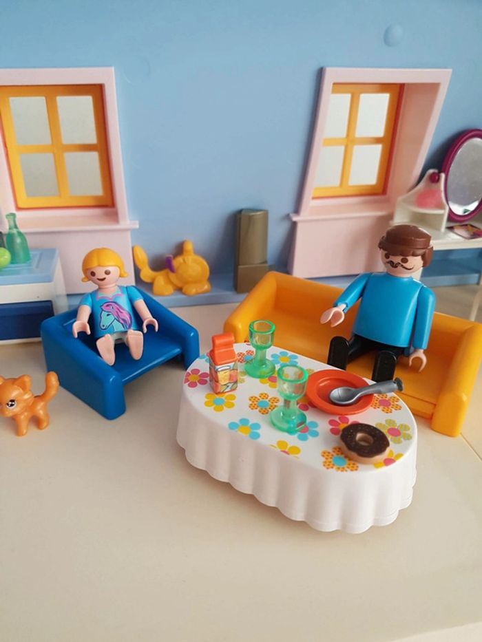 Maison et famille Playmobil - photo numéro 4