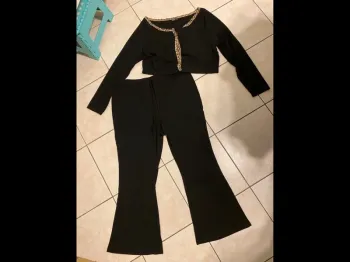 superbe ensemble noir léopard haut plus bas évasé taille 2xl = 48 neuf sheinside