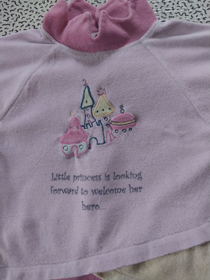 Pyjama velours bébé fille 18 mois – thème “Little Princess” château brodé - photo numéro 3
