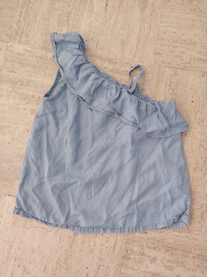 Top asymétrique à une épaule - photo numéro 1