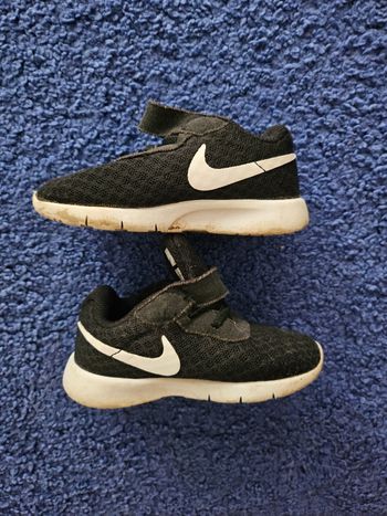Baskets Nike  taille 22