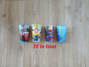 Lot de 4 gobelets Disney