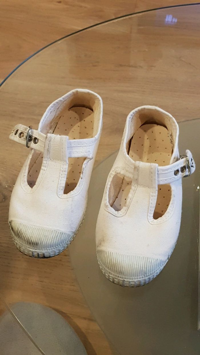 Chaussures en toile taille 25