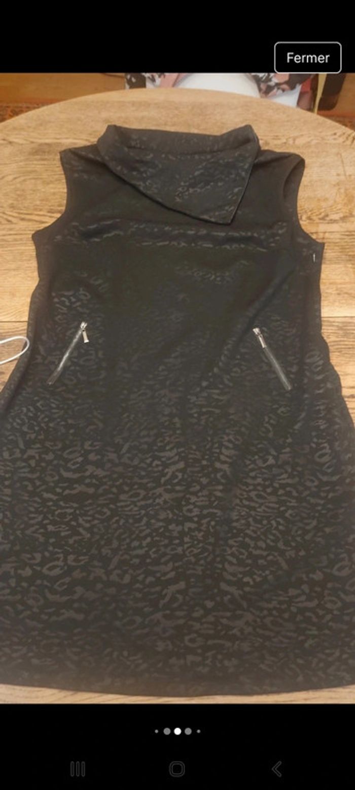 Robe Cassis noire t 46 en trés bonne état - photo numéro 11
