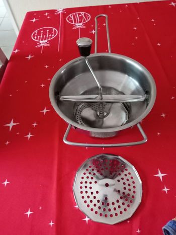 Moulin à légumes manuel