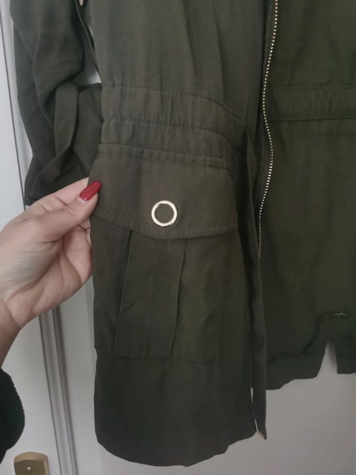 Veste kaki avec détails dorés - photo numéro 4