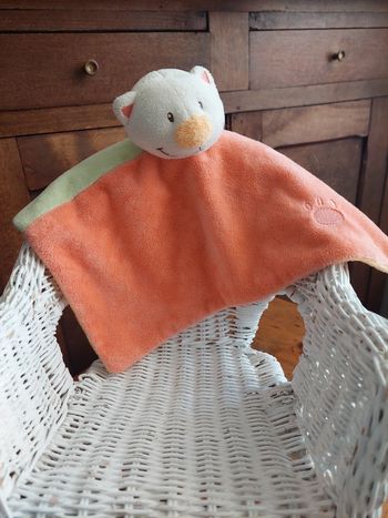 Doudou plat chat vert et orange Doukidou