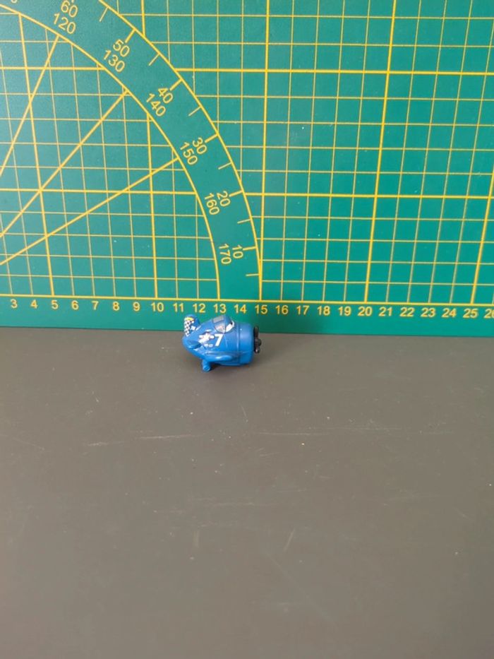 avion cars disney - photo numéro 5