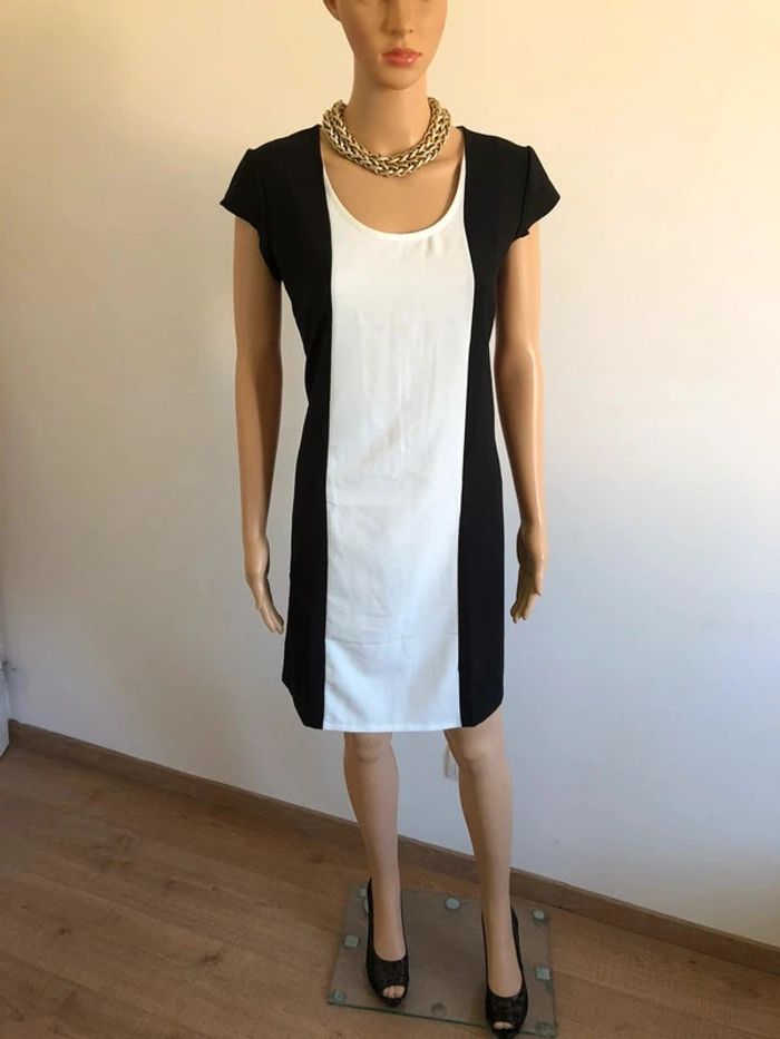 Robe noire et blanche neuve à manches courtes Black Lab taille S - photo numéro 3